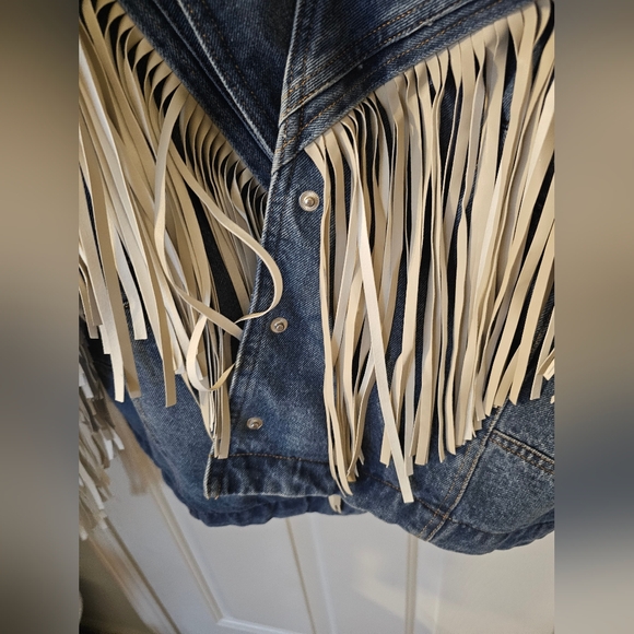 Saints And Hearts NWT Fringe Denim Jacket Western Concert Wear Oversized S - Picture 6 of 11